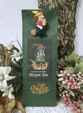 Schwarzwälder Hexen-Tee mit kleiner Hexe