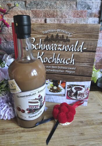 KB1010 Schwarzwälder Kochbuch mit Kirsch Sahne Likör