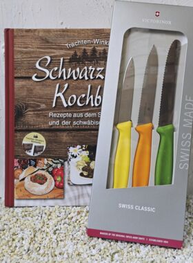 Schwarzwälder Kochbuch mit 3er Set Schweizer Messer