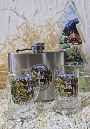 FLM1004 Flachmann Schwarzwald mit 2 Henkel Schnapsstamper und Kirschwasserb&auml;umle