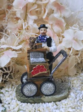 Orgelspieler Rudi mit Bollenhut