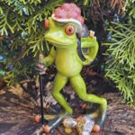 GLF2016 Gl&uuml;cksfrosch Wanderer mit rotem Bollenhut gro&szlig;