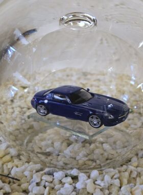 Edelglasflasche mit Mercedes 500 fF&uuml;gelt&uuml;rer