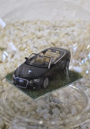 GLF1047 Edelglasflasche mit Audi A4 Cabrio