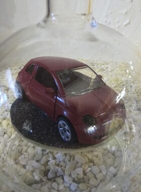 Edelglasflasche mit Fiat 500