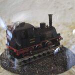 GLF1062 Edelglasflasche mit Dampflokomotive