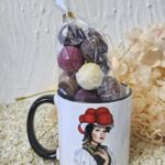 GT1004 Tasse Schwarzwald-Mariele mit 200 gramm Tr&uuml;ffelpralinen gemischt