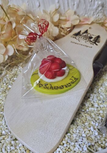 GA1004 Vesperbrett mit Marzipan K&ouml;stlichkeiten mit Bollenhut