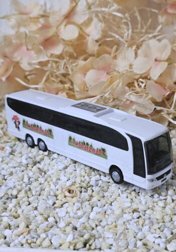 MFZ1007 Mercedes Buss weiss