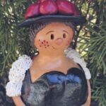 TF1005 Tonfigur Schwarzw&auml;lderin dunkel