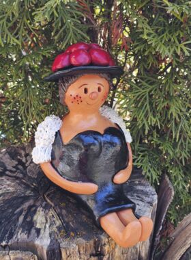 Tonfigur Schwarzw&auml;lderin dunkel