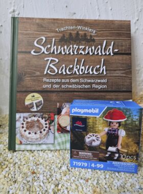 Schwarzw&auml;lder Backbuch mit Playmobil Schwarzwaldmarie