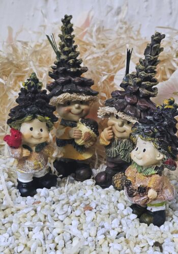 SCHW1100 Wichtelfamilie 2 Erwachsenen Wichtel 2 Kinderwichtel stehend