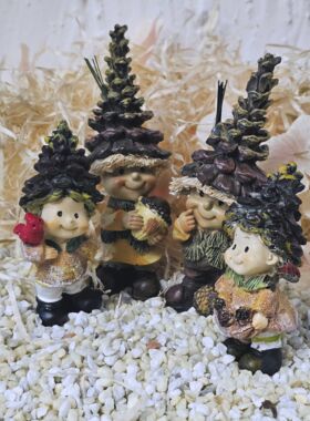 Wichtelfamilie 2 Erwachsenen Wichtel 2 Kinderwichtel stehend