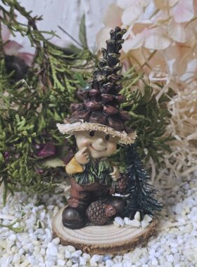 Schwarzwaldwichtele Schwarzwald mit Zapfen und Tannenbaum