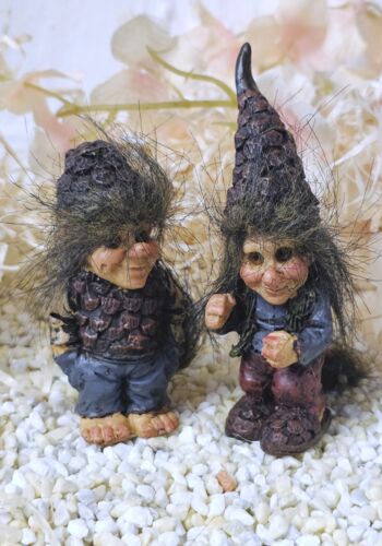 SCHW1026 Schwarzwaldgnome Hubert und Jasmiene