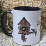 ST202 Schwarzwaldtasse Zum Kuckuck innen schwarz schwarzer Rand schwarzer Henkel