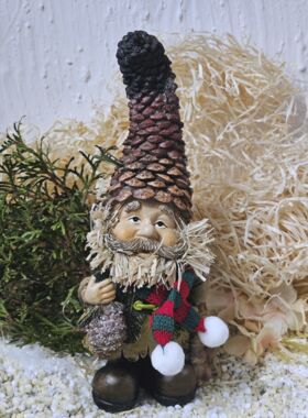 Zapfenwichtele Breitnau mit Schal, Zapfen und Eichh&ouml;rnchen