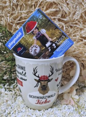 Playmobil Schwarzwaldmarie mit gro&szlig;er Schwarzwaldtasse