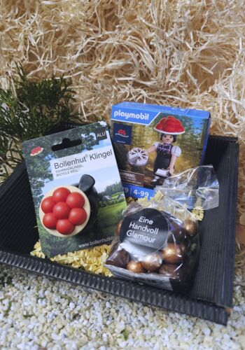 GB1006 Geschenkbox Schwarzwald mit Playmobil Mariele 2