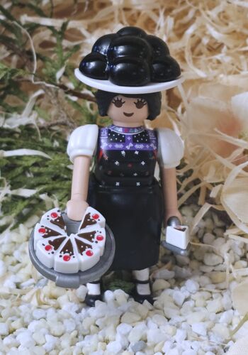 PF1006 Schwarzwaldmarie von Playmobil mit schwarzem Bollenhut