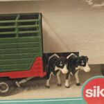 SKU1017 Siku2875 Viehanh&auml;nger Metall 1:32