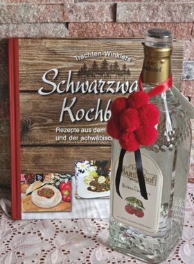 Schwarzw&auml;lder Kochbuch mit Altem Schwarzw&auml;lder Himbeergeist 7 Jahre gelagert