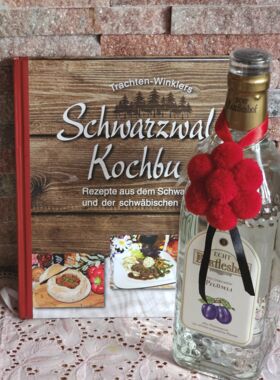 Schwarzw&auml;lder Kochbuch mit Altem Schwarzw&auml;lder Pfl&uuml;mli 7 Jahre gelagert