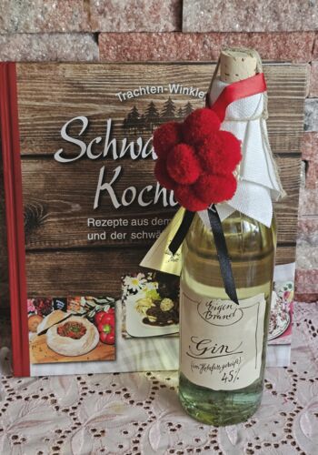 KS1002 Schwarzwaldkochbuch mit edlem Gin und Bollenhut