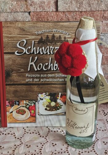 KS1008 Schwarzwaldkochbuch mit edlem Birnenschn&auml;psle und Bollenhut