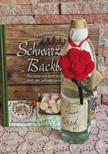 KBS1021 Schwarzwaldb Backbuch mit edlem Kirschwasser 350ml 45%voll 8Jahre gelagert