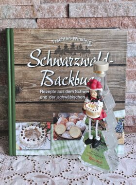 Schwarzw&auml;lder Backbuch mit Kirschwasserwasser B&auml;umle Magnet Schwarzwaldm&auml;del