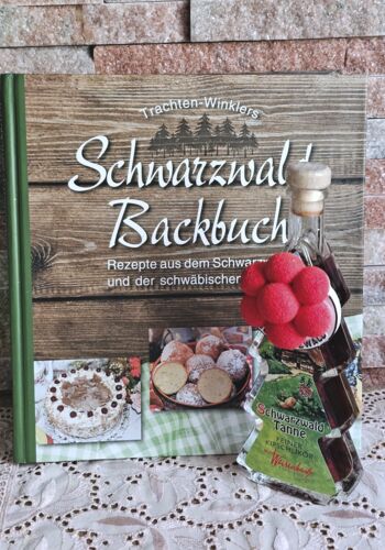 KB10008 Schwarzw&auml;lder Backbuch mit Kirschlik&ouml;r B&auml;umle Magnet Bollenhut