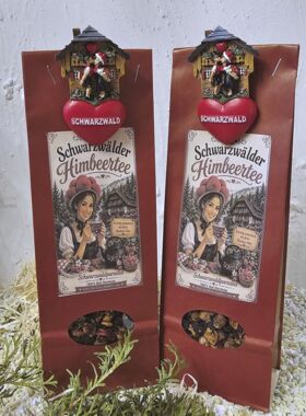 Schwarzwald-Tee mit Schwarzw&auml;lder Liebespaar mit Herz